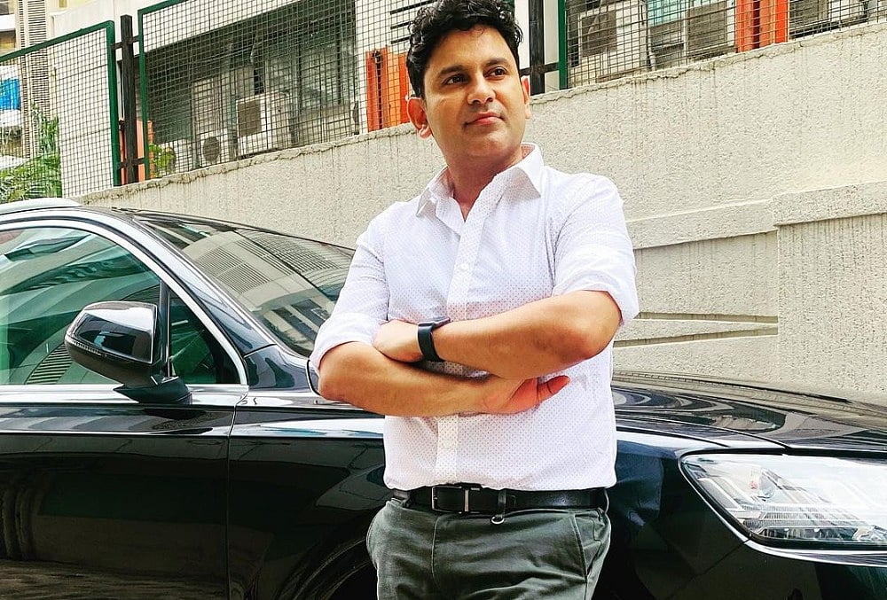 Lyricist Manoj Muntashir Slammed On Twitter For Calling Akbar, Babur And Other Mughal Emperors ‘Dacoits’