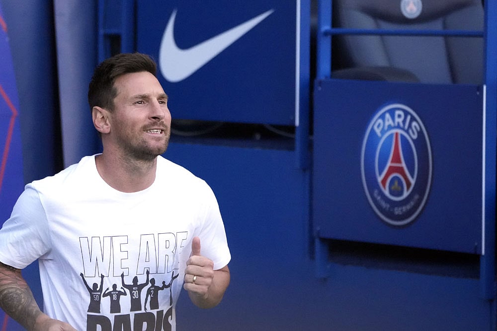 European Football, Sunday Matchday Guide: Lionel Messi's PSG Debut; Manchester United Visit Wolves