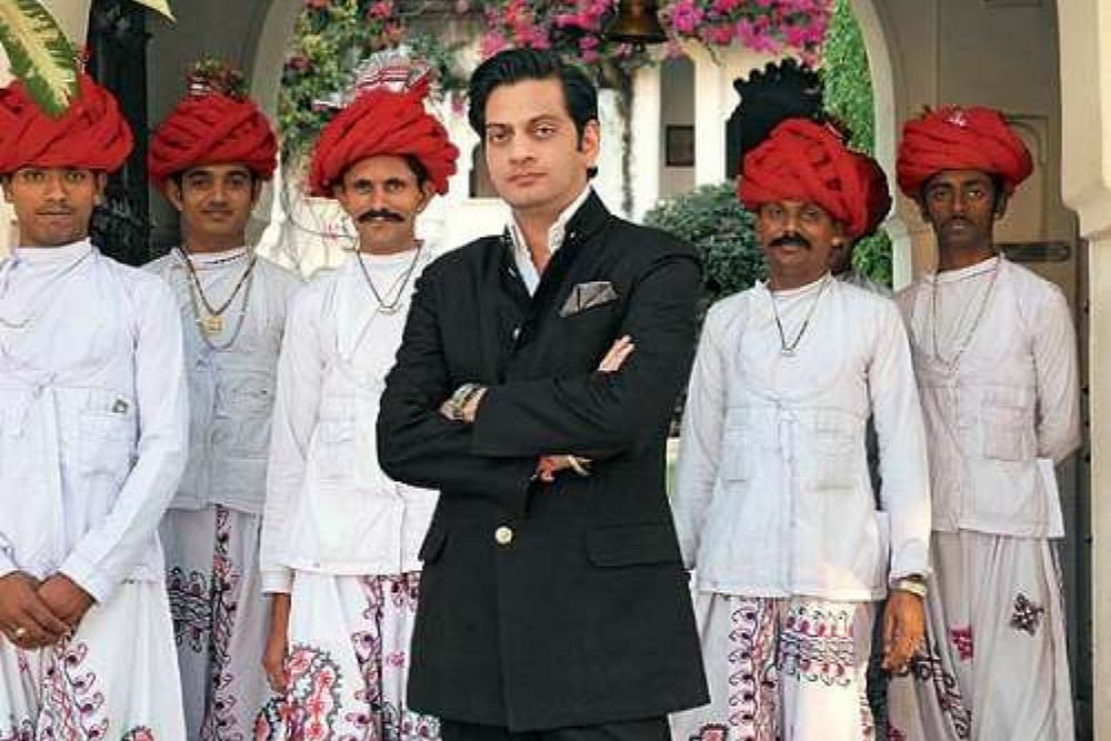 National Handloom Day: Meet Raghavendra Rathore, The Designer With A Royal Touch