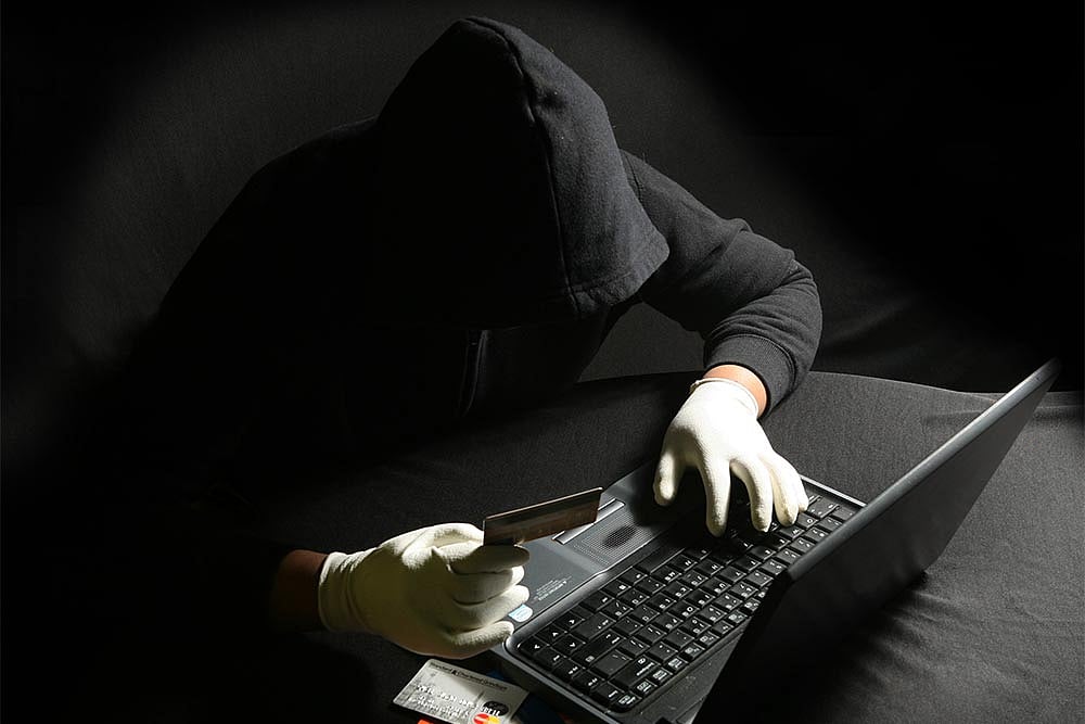 Maha: Bank Employee Robbed Of Rs 11.75 Lakh In Thane District