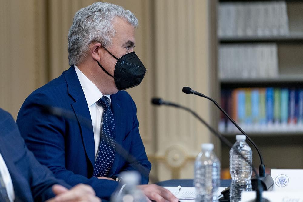 US Formulating ‘New system’ On COVID-19 For International Travelers