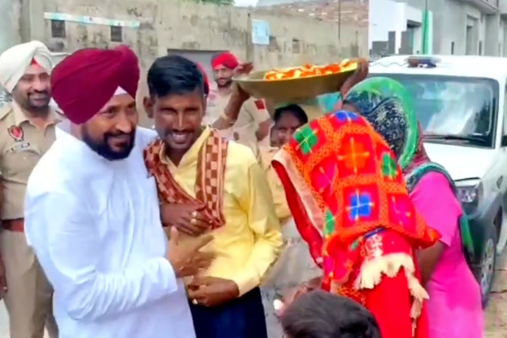 Video Of Punjab CM Channi Stopping His Car To Wish Newly Wed Couple Goes Viral