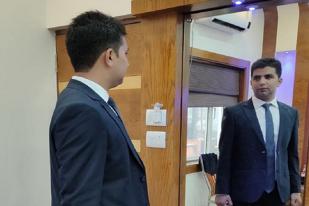 ‘Not A Simple Achievement’: Meet Himachal’s Visually Challenged Umesh Labana Who Cracked UPSC