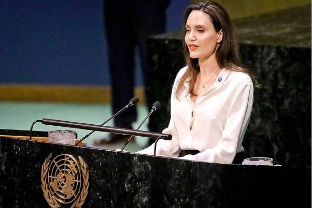  Actress Angelina Jolie 