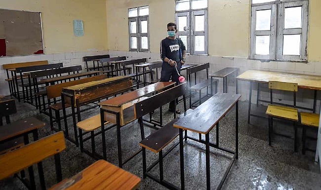 J&K Admin Orders Online Classes Up To College Level Amid Surge In COVID-19 Cases