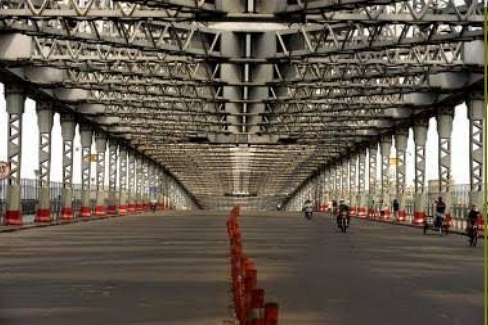 Breaking| West Bengal To Impose Covid-19 Restrictions From Monday; Schools, Colleges Closed