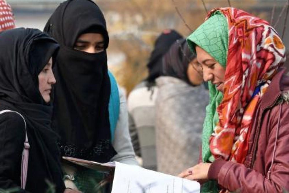 Kashmir: Hurriyat Leaders Duped MBBS, Engineering Aspirants, Says Police