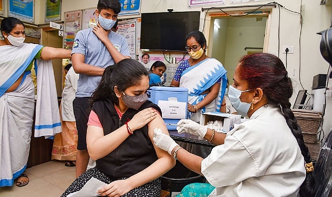 TN CM launches COVID-19 vaccination drive for school children