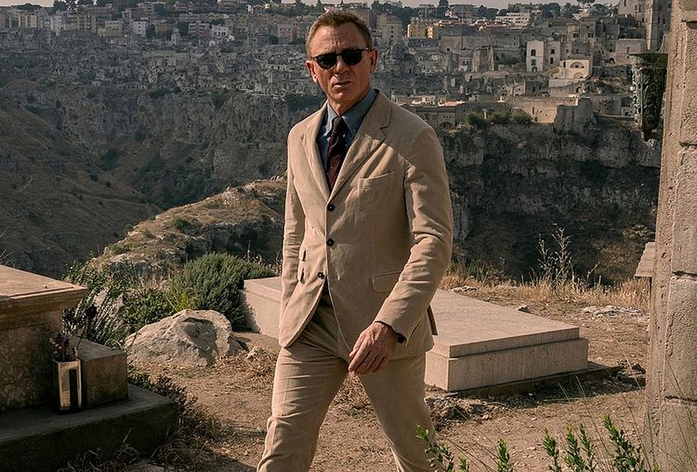 Twitterati Unhappy After Daniel Craig Receives British Honour For Playing Fictional Spy James Bond