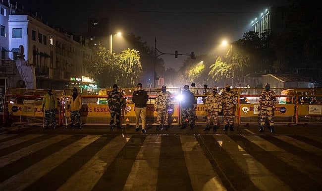 Covid-19 Surge: Delhi Police On Strict Vigil As Capital Gears For Weekend Curfew