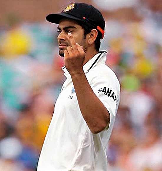 ‘V’ Brand Maachis