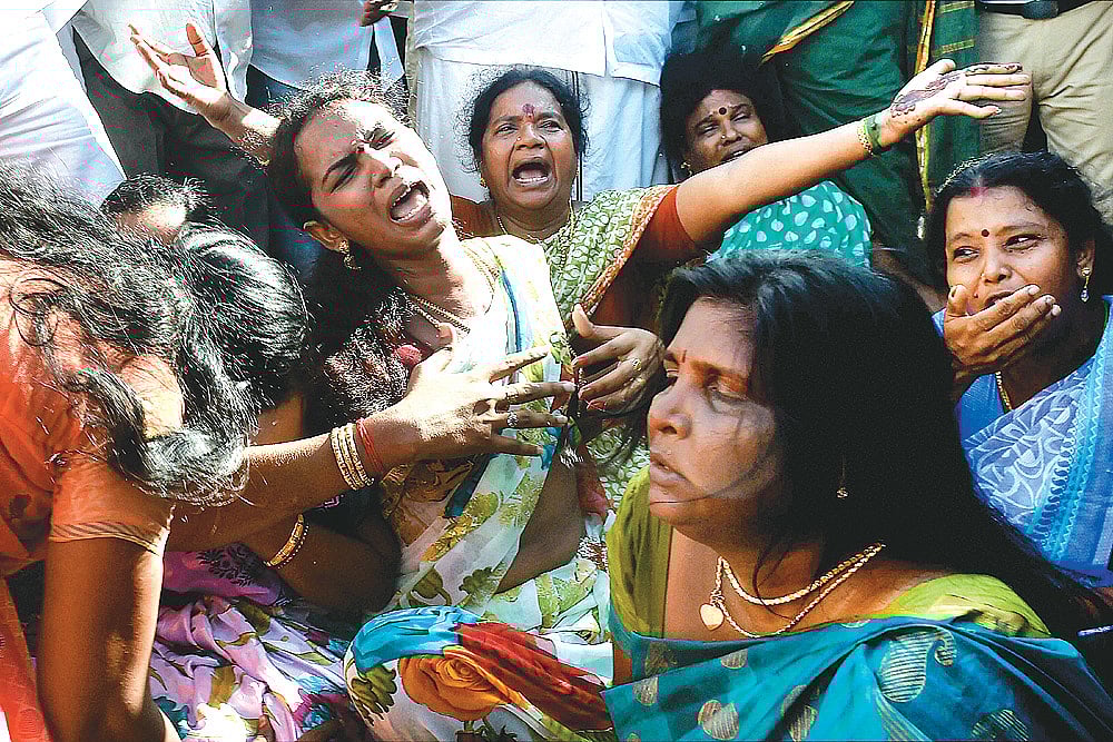 Chessboard Without A Queen Bee