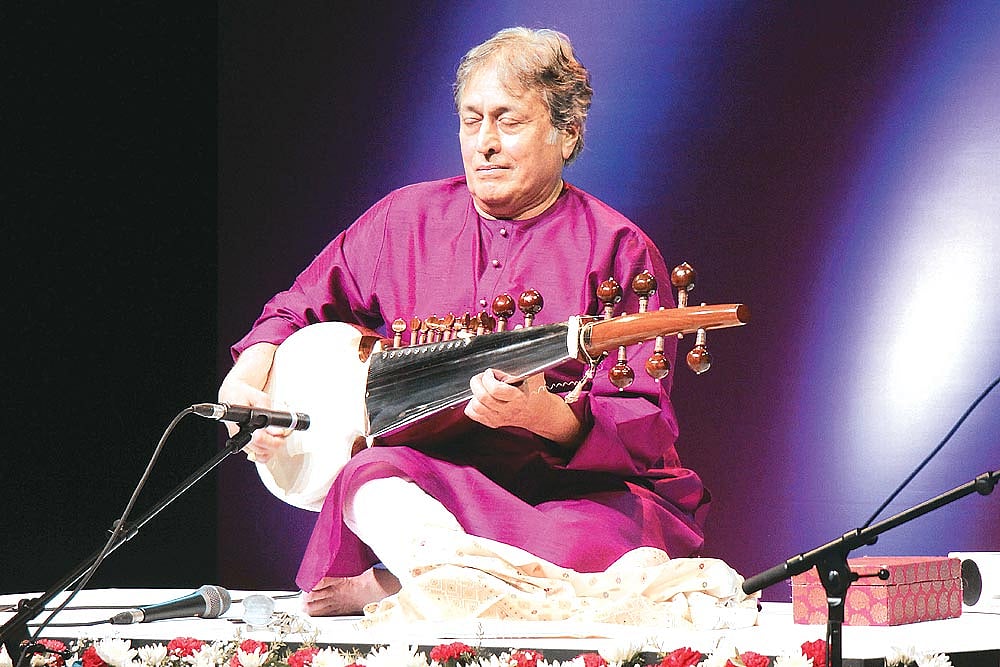 Tied In Notes Of Amiri Todi