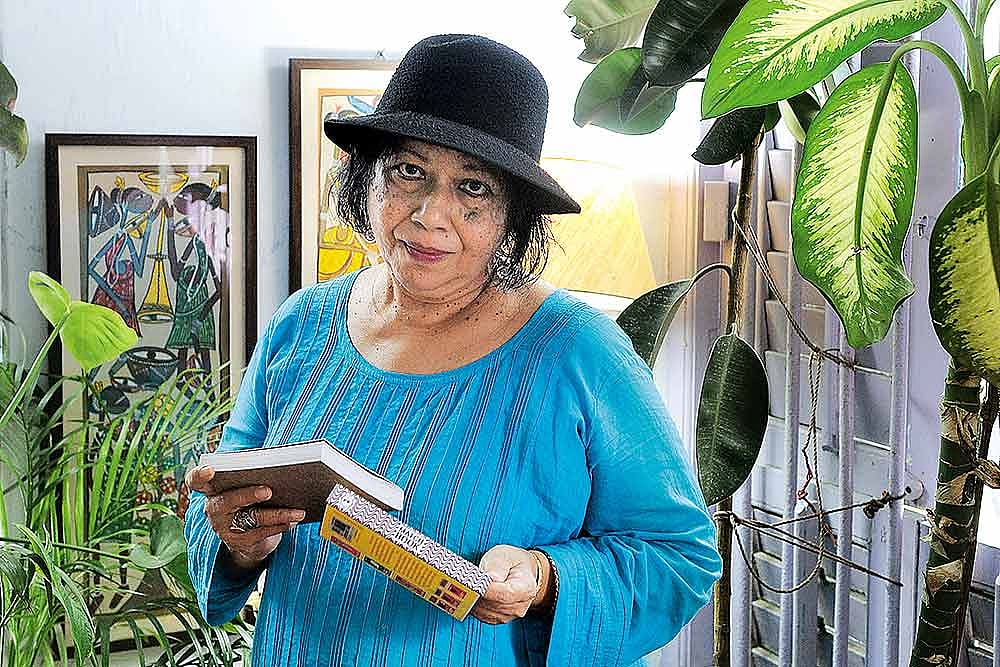 Snooping In A Salwar