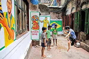 FIFA World Cup Fever In India: Gali Gali Football Shootball