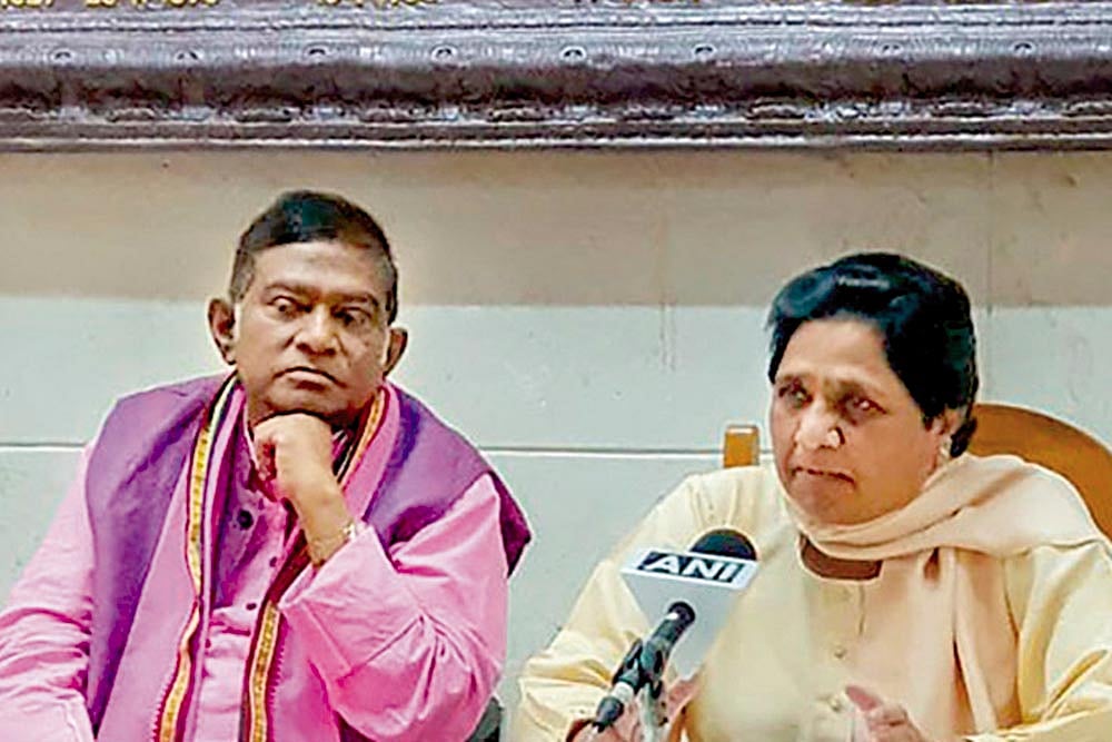 Mood In Chhattisgarh Favours Anti-Incumbency, But Will Congress Benefit From It?