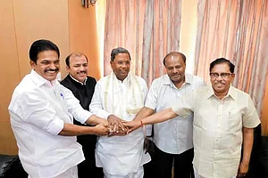 Congress, JD(S) Tie Up To Take On BJP In Lok Sabha Polls