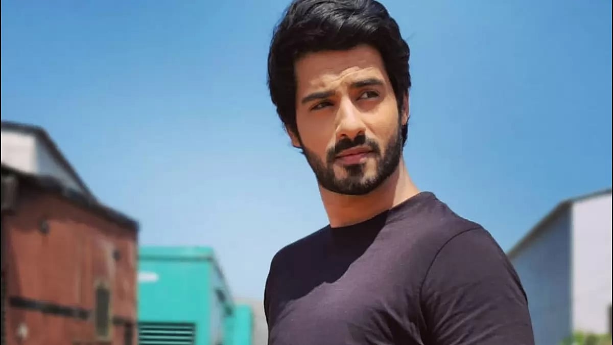 Instagram : Abrar Qazi