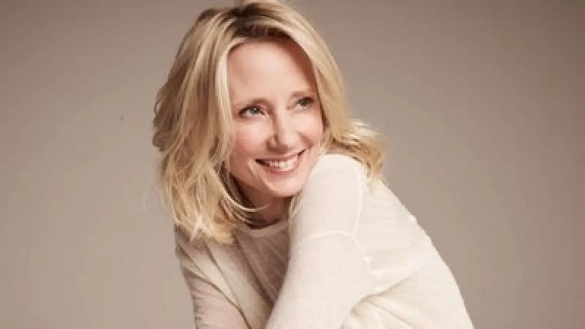 Ellen DeGeneres' Ex-Girlfriend Anne Heche Is Now In Coma After A Massive Car Crash