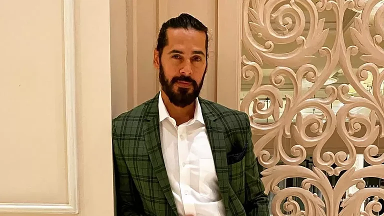 Dino Morea - Instagram