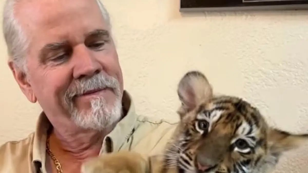 'Tiger King' Star Doc Antle Arrested In Money Laundering Case