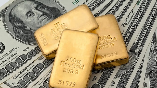 Maha: Unaccounted Cash And Gold Biscuits Worth Rs 1.71 cr Seized From Railway Passenger
