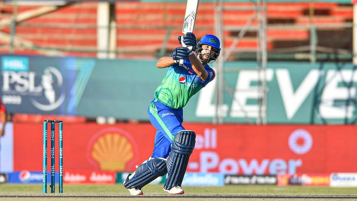 Multan Sultans' Shan Masood in action en route to his 83 vs Lahore Qalandars in PSL 2022.