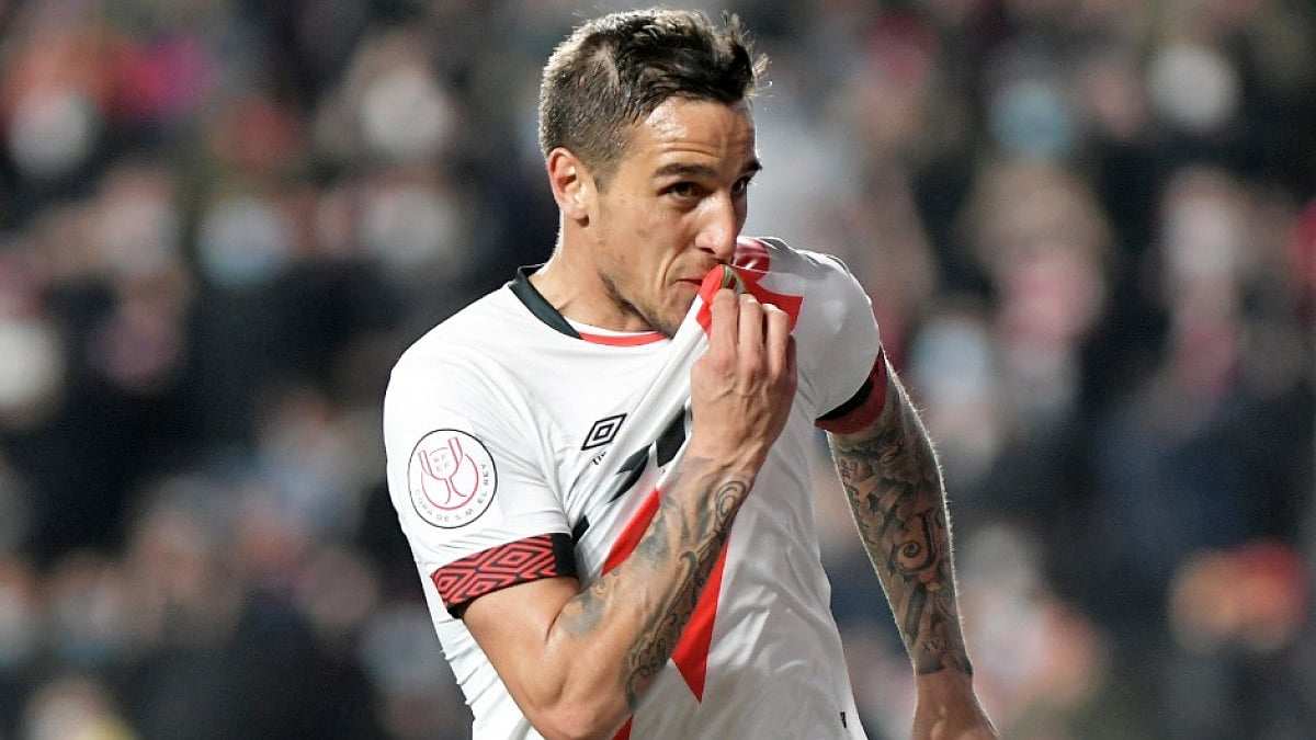 Oscar Trejo celebrates after scoring for Rayo Vallecano against Mallorca in Copa del Rey semis.