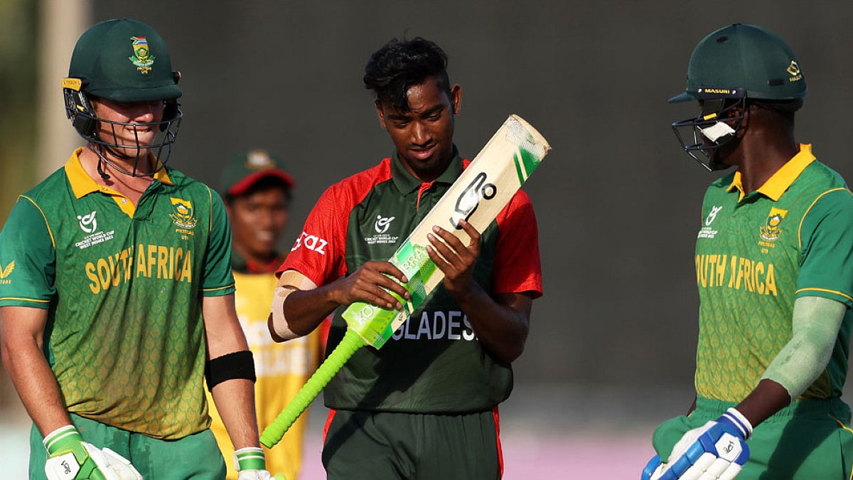 In the 7th-place playoff, South Africa beat defending champions Bangladesh by two wickets.