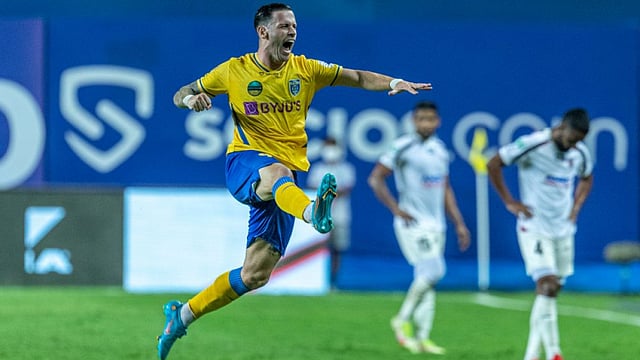 ISL 2021-22: Second-Half Goals Help 10-Man Kerala Blasters Beat NorthEast United 2-1