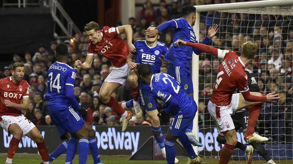 Nottingham Forest (red) beat Leicester City 4-1 in FA Cup.