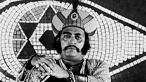 Utpal Dutt as the Diamond King