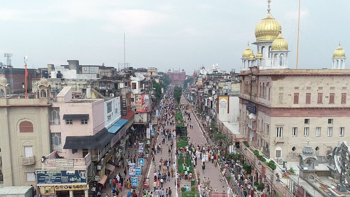 HC Seeks Presence Of NrDMC, Delhi Police Commissioners On Plea Against Hawking In Chandni Chowk