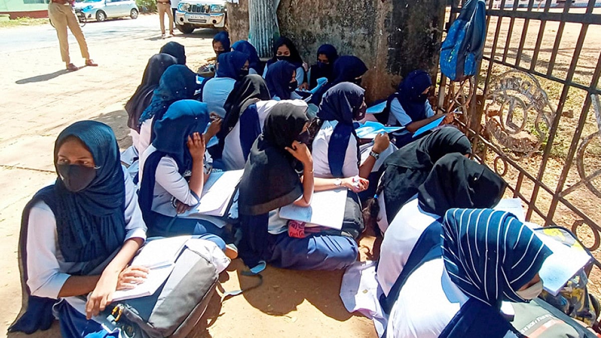 Karnataka Hijab Row: Udupi BJP Leader Claims Receiving Threats Calls Mostly From Foreign Countries