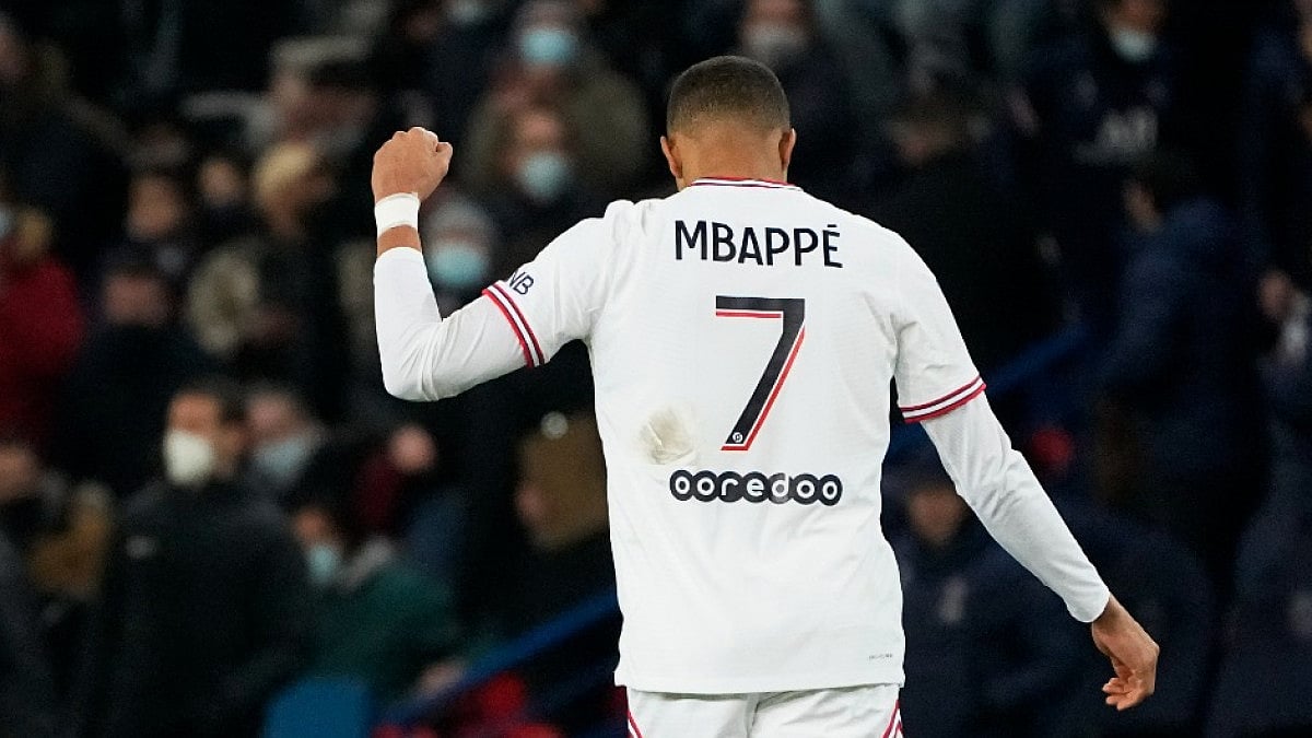 Kylian Mbappe was set up by Lionel Messi in the 93rd minute against Rennes in Ligue 1 on Friday. 