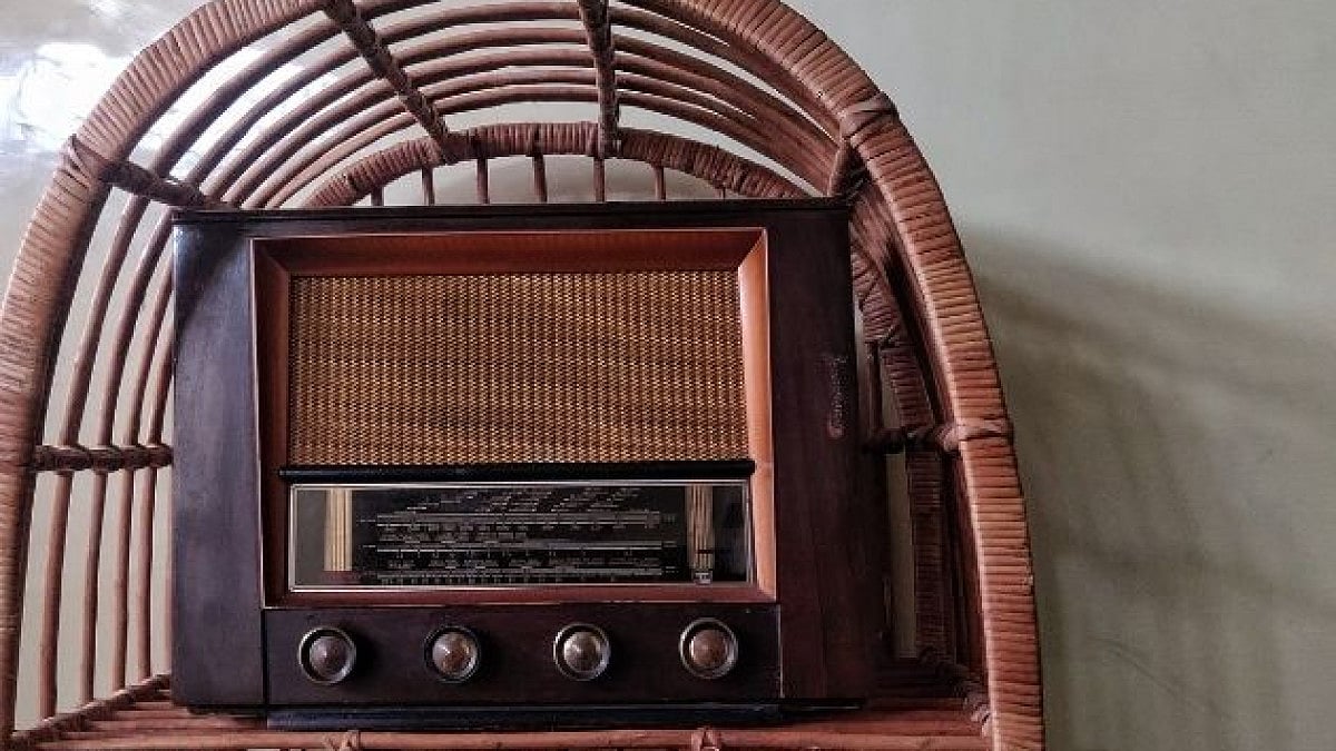 A vintage Osmond Radio Set 