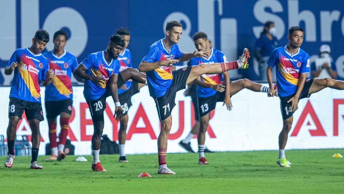 East Bengal players warm-up during training ahead of their ISL 2021-22 tie against Kerala Blasters. 