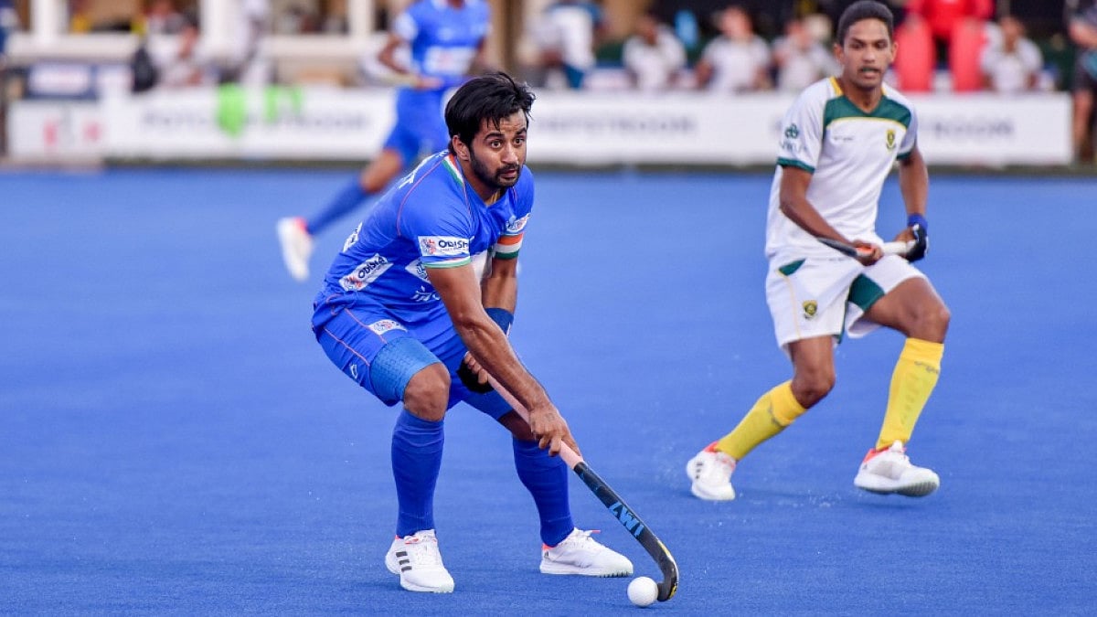 India captain Manpreet Singh in action against South Africa in the FIH Pro League 2021-22.