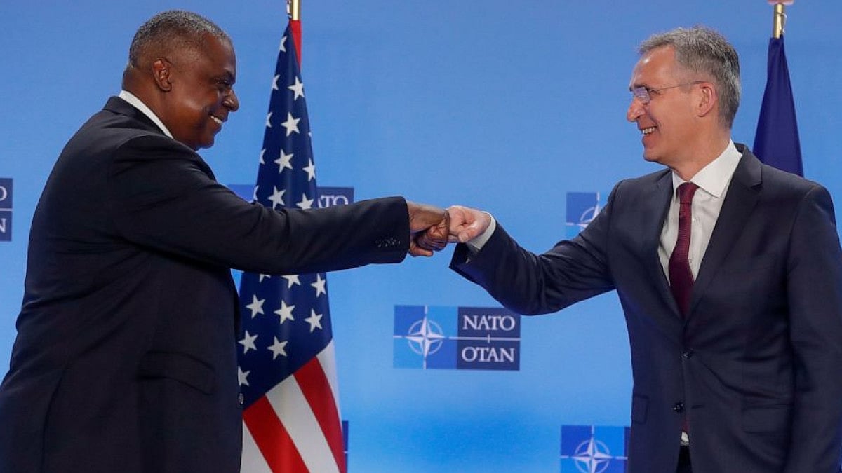  US Secretary for Defense Lloyd J. Austin III, left, is welcomed by NATO Secretary General Jens Stol
