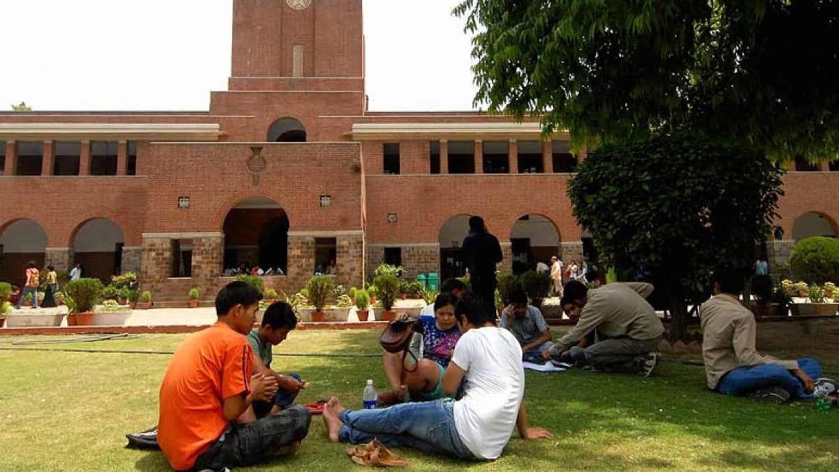 Students Turnout In Good Numbers In DU Colleges