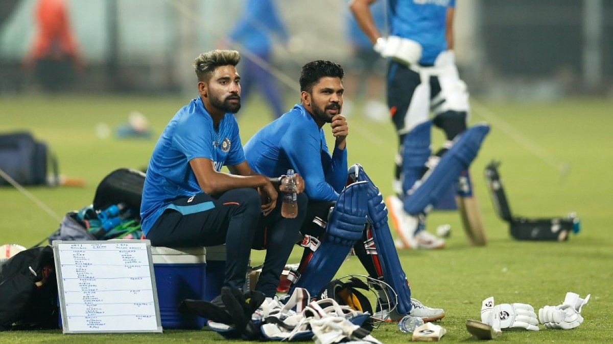 Ruturaj Gaikwad (R) during India's training session at the Eden Gardens. 