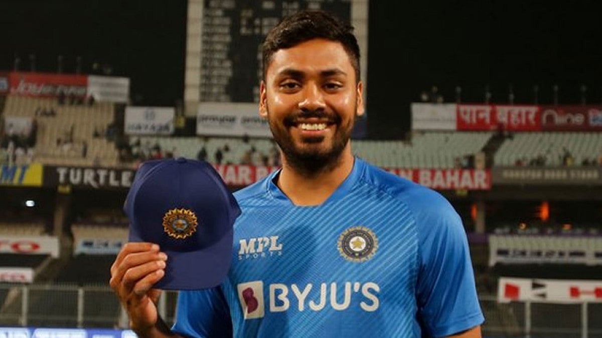 Avesh Khan got the India cap from fellow pacer Bhuvneshwar Kumar.