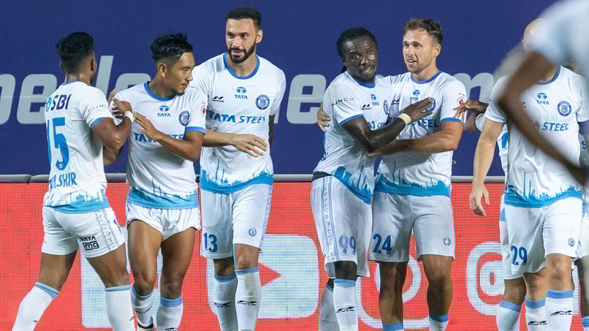 Jamshedpur FC players celebrate a goal against Chennaiyin FC during their ISL 2021-22 match.