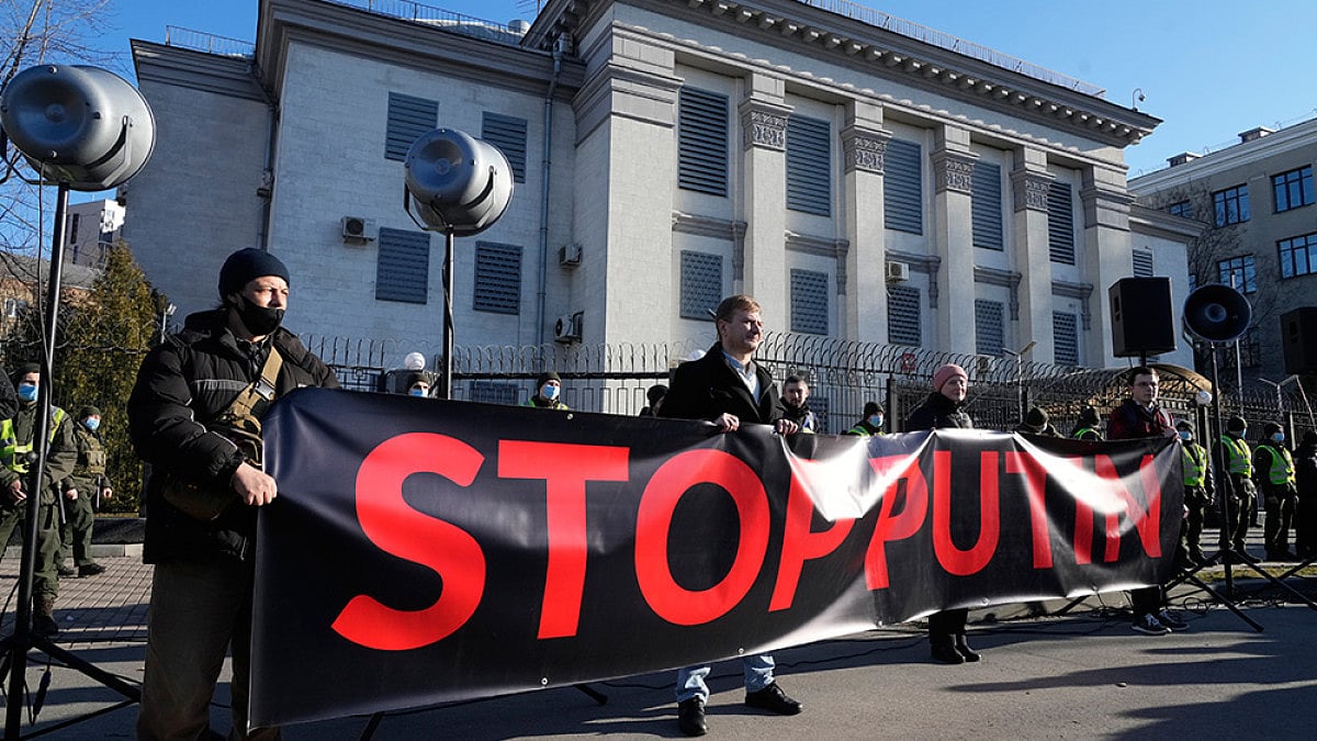 In Potential Prelude To War, Kremlin Says Rebels Want Help