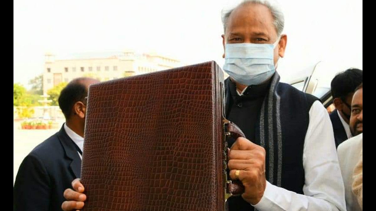 CM Ashok Gehlot at Rajasthan Assembly just before presenting 2022-23 state budget, Ashok gehlot presents budget in Rajasthan, Budget of Rajasthan 