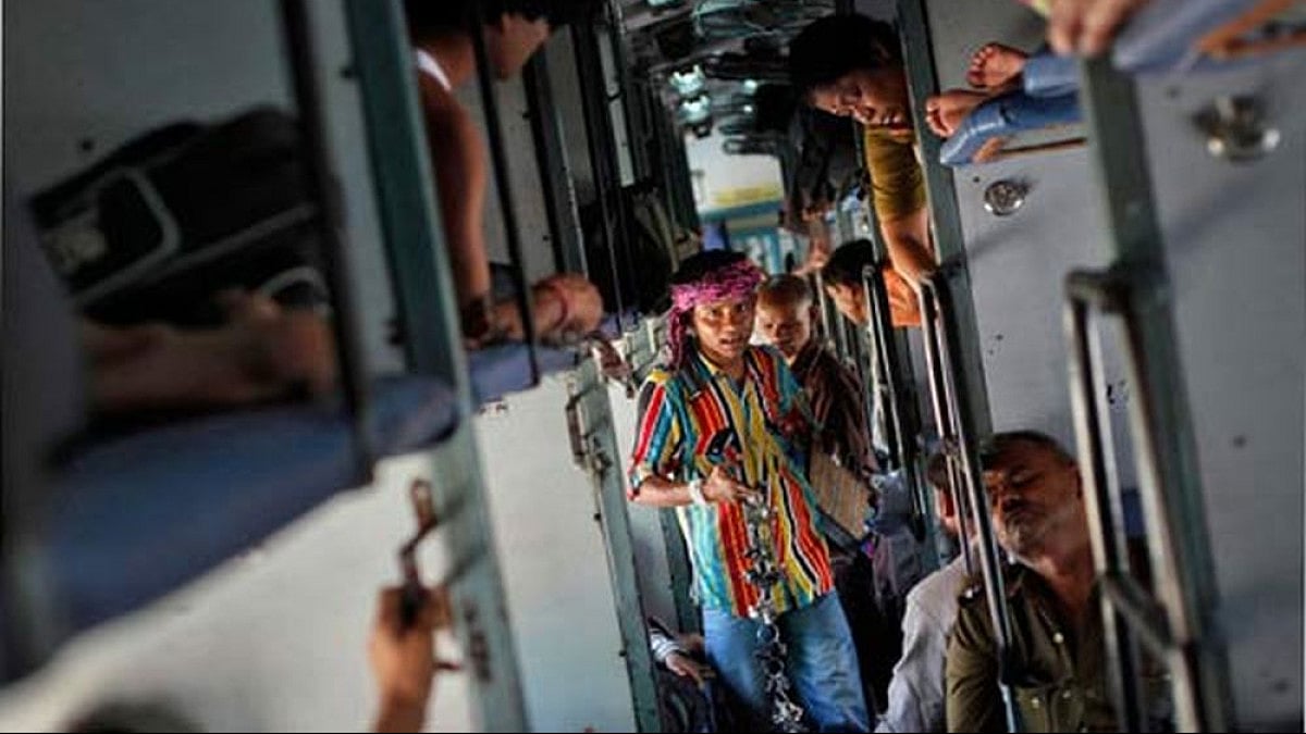 Mumbai, Mumbai city, train, brothers, Ludo, fight, Mumbai life