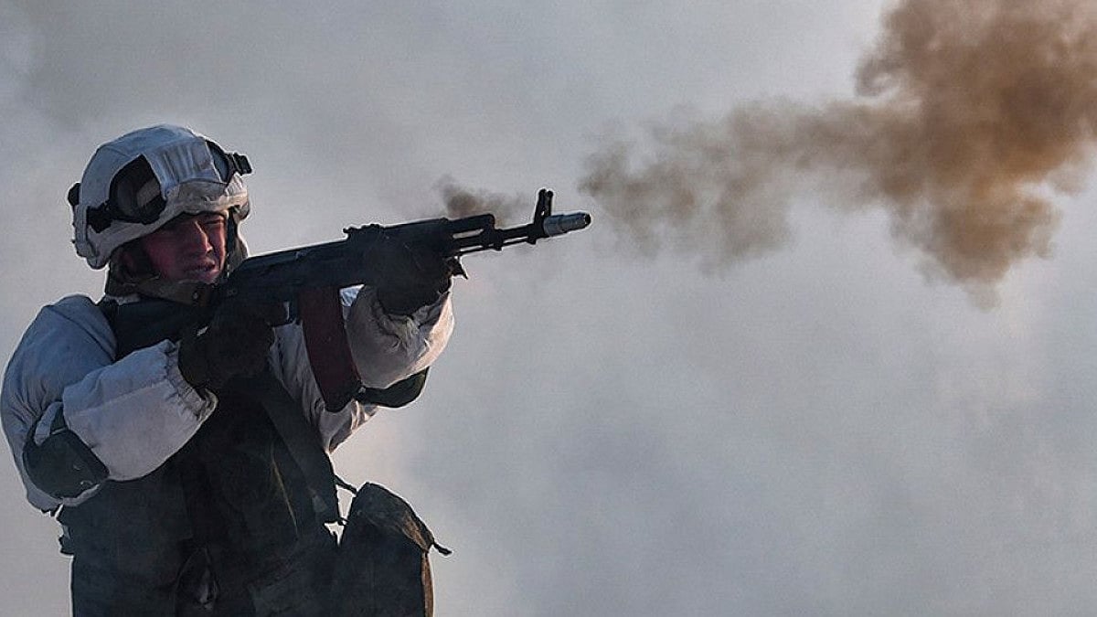 A Russian soldier attends a military exercising at the Golovenki training ground in the Moscow regio