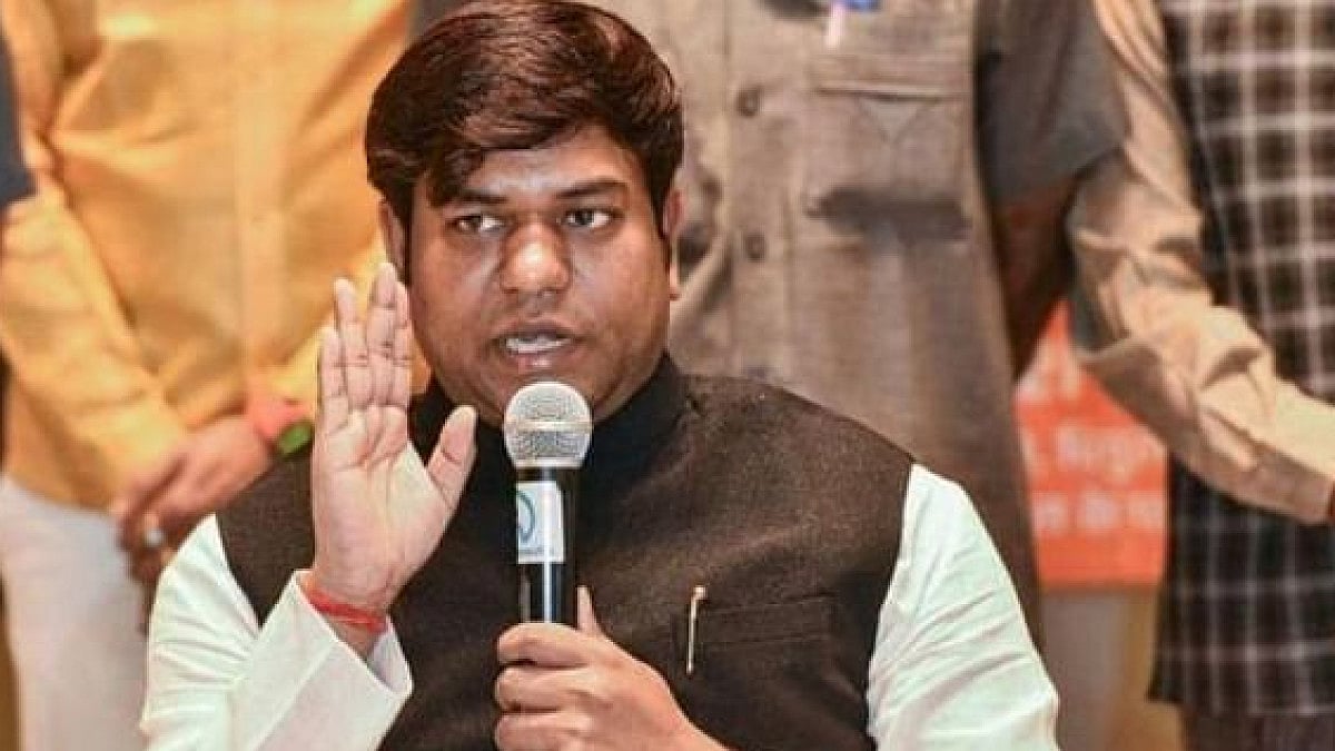  Vikassheel Insaan Party(VIP) chief Mukesh Sahani says his party wants expulsion of BJP from UP. - null