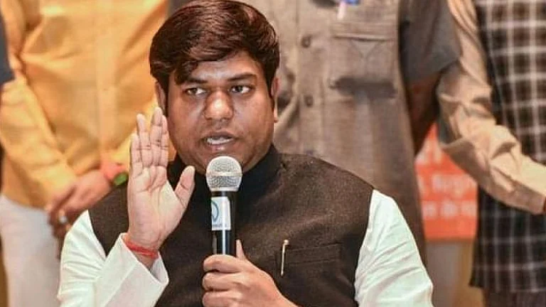 Vikassheel Insaan Party(VIP) chief Mukesh Sahani says his party wants expulsion of BJP from UP. - null