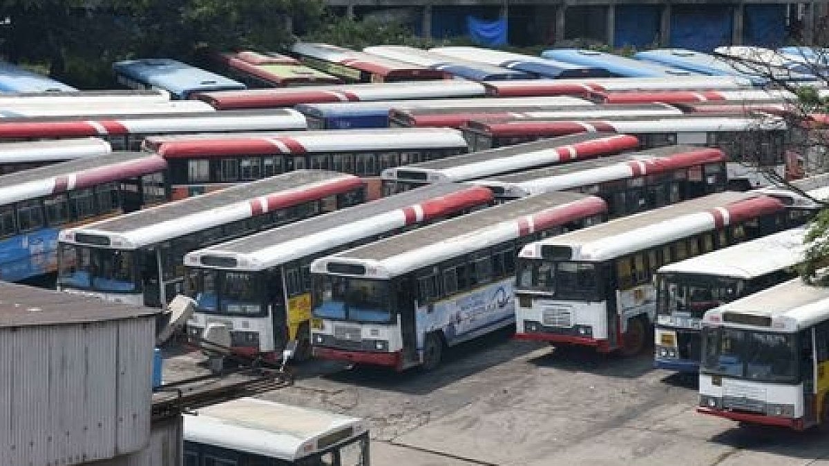 Over 300 buses booked for license violation in Delhi